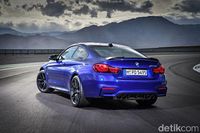 Melihat Langsung BMW M4 CS Terbaru