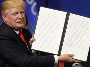 Presiden Trump Ikuti Langkah Australia Soal Visa Pekerja Asing
