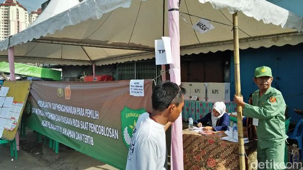 Antusiasme Warga Kampung Akuarium Nyoblos di 2 TPS