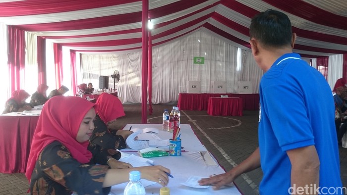 Di TPS 027 Kebagusan, Neno Warisman: Ini TPS Ibu Mega Ya?