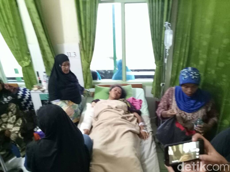 1 Penumpang Mobil yang Ditembaki Polisi Kritis, Dirujuk ke Palembang 1 Penumpang Mobil yang Ditembaki Polisi Kritis, Dirujuk ke Palembang