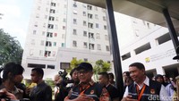 Usai meninjau secara langsung, Ketua KPU Arief Budiman langsung memberikan keterangan pers kepada teman-teman media.