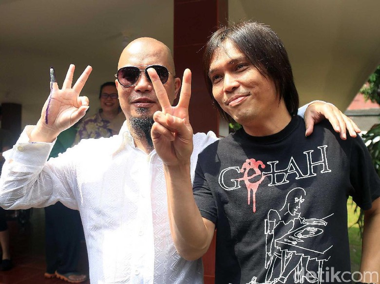 Once Mekel Sayangkan Ahmad Dhani jadi Tersangka, Minta Tetap Ikuti Aturan Once Mekel Sayangkan Ahmad Dhani jadi Tersangka, Minta Tetap Ikuti Aturan