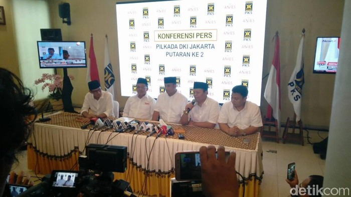 Timses: Anies-Sandi Unggul di Exit Poll Lebih dari 50%