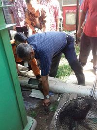 Proses penangkapan ular sanca di RS