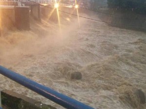 Bendungan Katulampa Siaga 2, Warga Bantaran Sungai Diminta Waspada