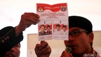TPS ini adalah tempat calon gubernur Anies Rasyid Baswedan menggunakan hak pilihnya pagi tadi.