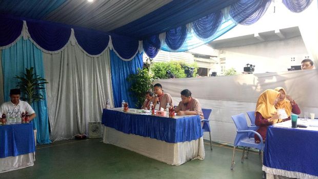 Djarot dan istrinya Happy Farida akan menyoblos di TPS 08.