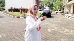 Ikut Nyoblos, Rachel Maryam Tampil Cantik Serba Putih