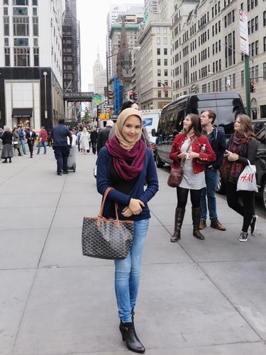 Foto: Gaya Hijab Ala Ina, Dokter Cantik Lulusan UI Populer di Instagram