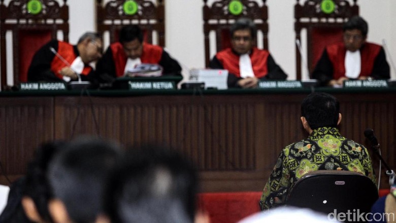 Kecewa Tuntutan, Massa Kontra-Ahok Bakal Laporkan JPU ke Komjak Kecewa Tuntutan, Massa Kontra-Ahok Bakal Laporkan JPU ke Komjak