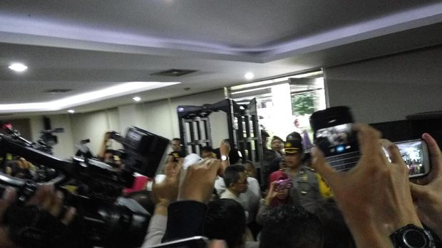 Ricuh di Ruang Sidang Pasca Pembacaan Tuntutan untuk Ahok