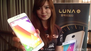 Luna G hadir dengan bentang layar 5,5 inch IPS FHD 1920 x 1080 pixel. (Foto: detikINET/Agus Tri Haryanto)