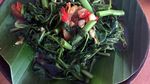 Ayam Penyet Berselimut Sambal Rawit Segar Nan Pedas Ada di Sini
