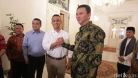 Basuki Tjahaja Purnama (Ahok), dan cagub Anies Baswedan sepakat menjaga persatuan.