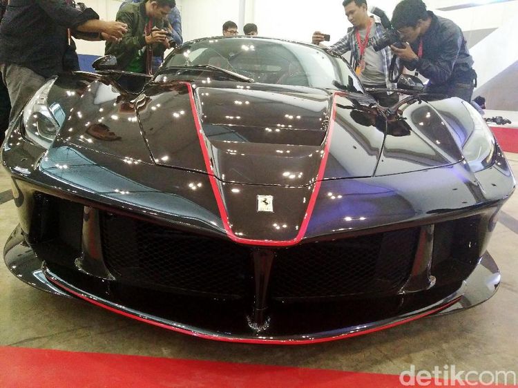 Supercar Ferrari Mendarat di Indonesia