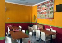 Ayam Penyet Everest: Huahh! Pedas Menyengat Ayam Penyet Berselimut Sambal Rawit Segar