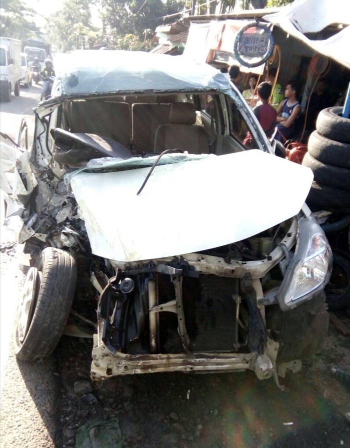 3 Kendaraan Tabrakan di Cianjur, 5 Orang Terluka