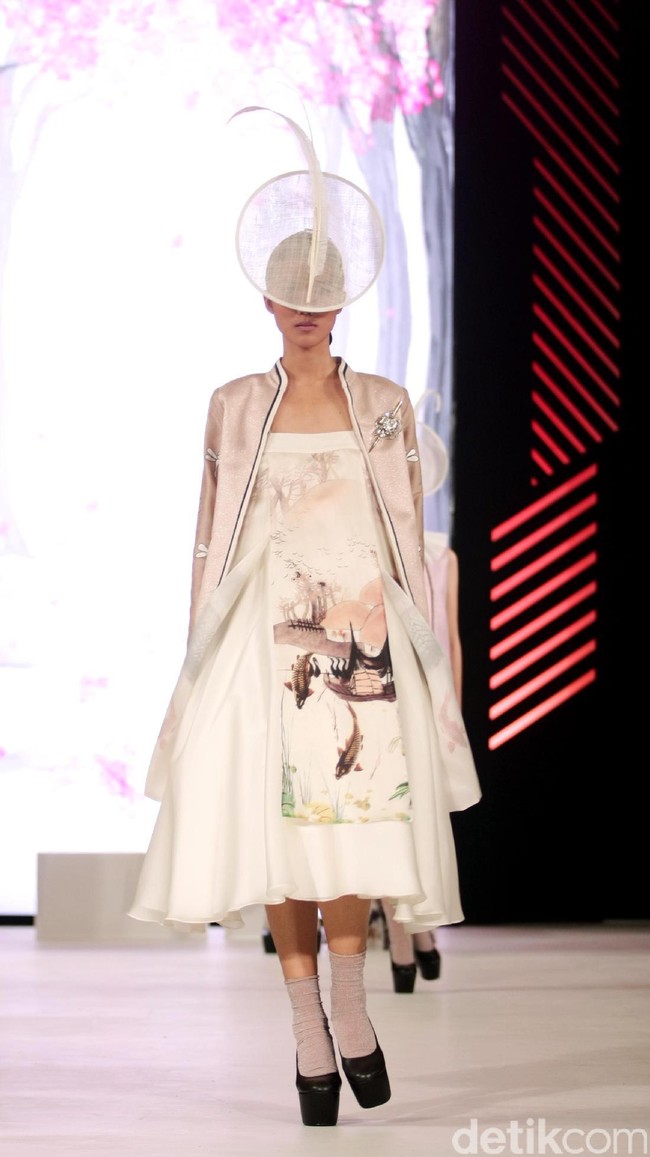 Denny Wirawan mengangkat tema Divine di Fashion Nation 2017. Atrium Senayan City. Jakarta. [Foto: Mohammad Abduh/Wolipop]