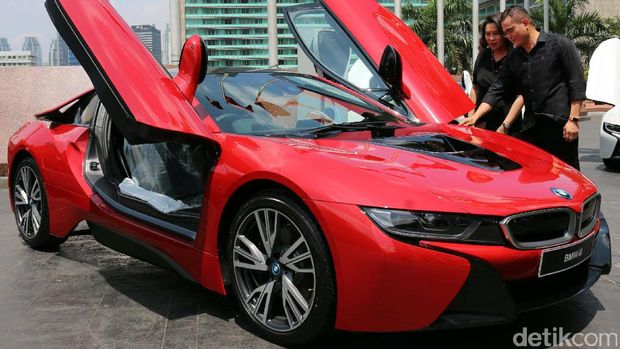 Ini Dia Pemilik Pertama Mobil  Sport  Hybrid BMW  di  Indonesia 