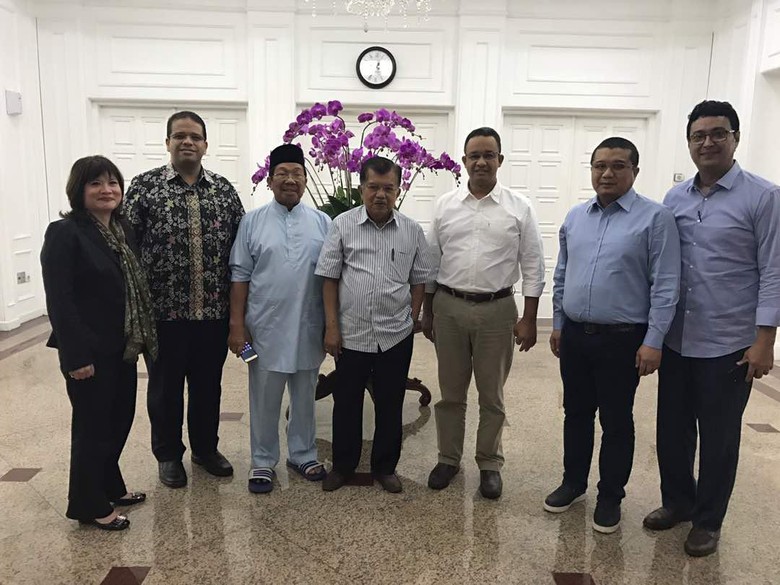 Anies: Pak JK Menempatkan Saya sebagai Keluarga Anies: Pak JK Menempatkan Saya sebagai Keluarga