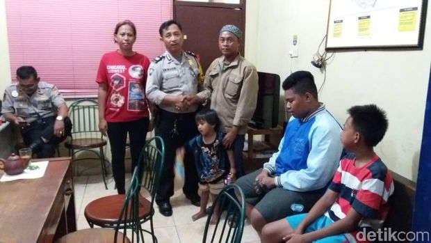 Sempat Hilang, Bocah Ini Diantar Driver Uber ke Kantor Polisi
