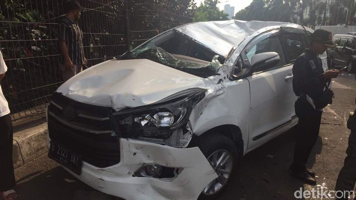 Tabrakan Beruntun di Kembangan, 1 Polisi dan 4 Warga Luka