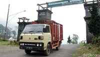 Desa Sembungan berada di Wonosobo, Jawa Tengah. Begitu tiba di sana ada gapura bertuliskan desa tertinggi di Pulau Jawa (Johanes Randy/detikTravel)
