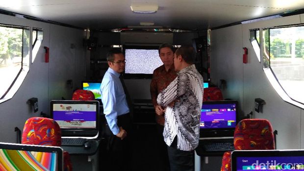 Pimpinan KPK Cek Bus Sosialisasi Antikorupsi