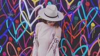 Sedangkan Millane tampil dengan dress berwarna pink dari LEUCA. (Dok. Instagram/millanefernandez)