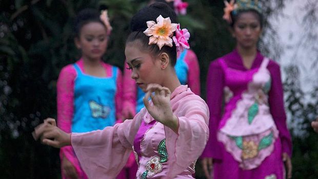 Kampung Budaya Sindangbarang desa wisata