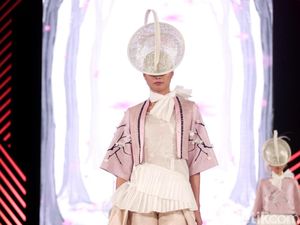 Foto: Fashion Show Denny Wirawan di Fashion Nation 2017