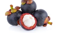 Buah manggis juga mengandung senyawa antioksidan yang cukup tinggi. Hasil penelitian yang diterbitkan dalam Nutrition Journal memperlihatkan bahwa konsumsi jus manggis secara teratur membantu menurunkan inflamasi dalam darah. Foto: iStock