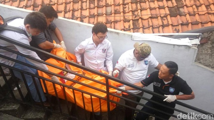 Seorang Wanita Ditemukan Meninggal dalam Posisi Sujud di Serang