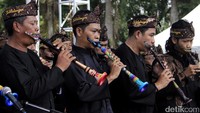 Alat musik yang digunakan untuk mengiringi pertunjukan kendang penca, pencak silat, kuda renggong dan terbangan itu, menjadi rekor baru yang dimiliki Kabupaten Bandung dan dicatat oleh MURI. Pool/Wisma Putra.