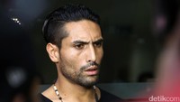 Namun, Gaston tak menceritakan kondisi pelantun Belah Duren itu.