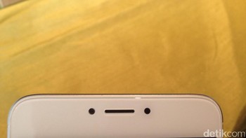 Dapur pacur Luna G meliputi chipset MediaTek P10 prosesor octa core 1.8 GHz, OS Android 6.0 Marsmallow, RAM 4 GB, dan ROM 32 GB. (Foto: detikINET/Agus Tri Haryanto)