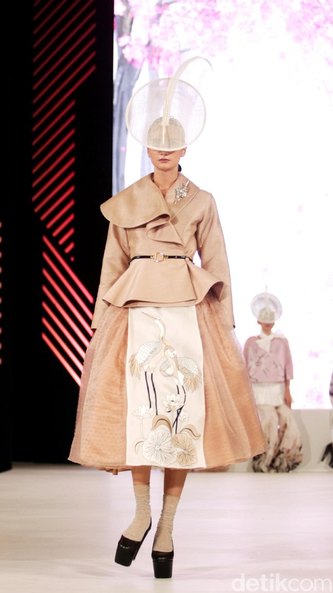 Denny Wirawan mengangkat tema Divine di Fashion Nation 2017. Atrium Senayan City. Jakarta. [Foto: Mohammad Abduh/Wolipop]