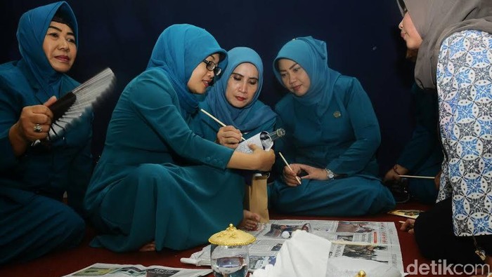 Hari Kartini, Ibu-ibu PKK di Pasuruan Diajari Manfaatkan Sampah