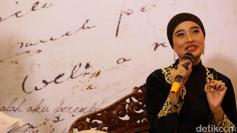 Lewat Mata di Tanah Melus, Okky Madasari Berikan Pilihan Bacaan Anak Foto: Hasan Alhabshy Lewat Mata di Tanah Melus, Okky Madasari Berikan Pilihan Bacaan Anak Foto: Hasan Alhabshy