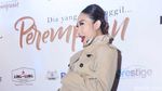Hamil Tua, Ayu Dewi Tetap Lincah
