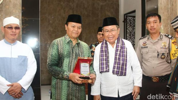 Hidayat Nur Wahid Sesalkan Berita-berita Media Barat Soal Pilkada DKI