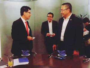 Mediator ke Pengusaha Malaysia, Mendes Harap Proyek Listrik Desa