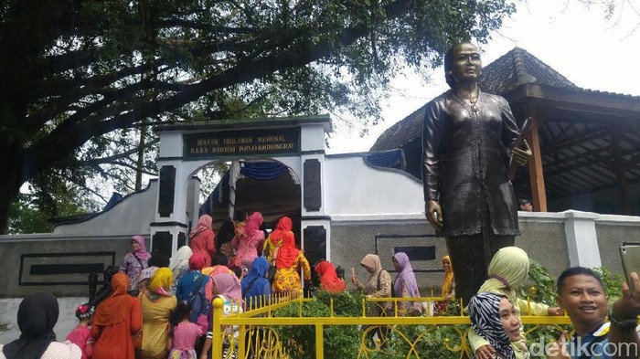 Makam RA Kartini di Rembang