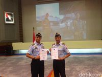 2 Pilot Sukhoi Dapat Penghargaan dari KSAU