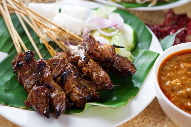 Sate Kalong hingga Susu yang Unik Ada di Indonesia