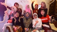Sembilan wanita inspiratif itu adalah Menteri Kelautan dan Perikanan RI Susi Pudjiastuti, Bupati Lampung Timur Chusnunia Chalim, CEO Indonesia Power Sripeni Inten Cahyani, CEO XL Axiata Dian Siswarini, CEO ReBlood Leonika, penulis & traveler Asma Nadia, entrepreneur Medina Zein, penulis Okky Madasari, dan Kapten Penerbang TNI AU Fariana Dewi Djakaria.