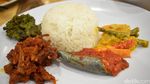 Hujan-hujan Enaknya Makan Semangkuk Sup Iga Hangat