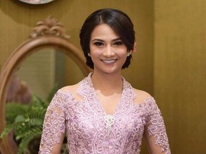 Vanessa Angel Marah-marah, Raffi Tutup Kolom Komentar Foto Bareng Caisar