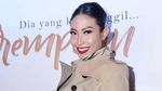 Hamil Tua, Ayu Dewi Tetap Lincah